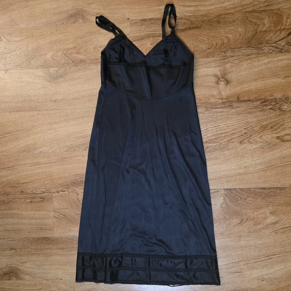 Vintage Lorraine Sleeveless Satin Slip - Picture 9 of 10